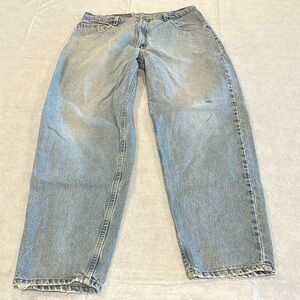 Men’s vintage 90s Levi’s 560 loose fit 36 x 31